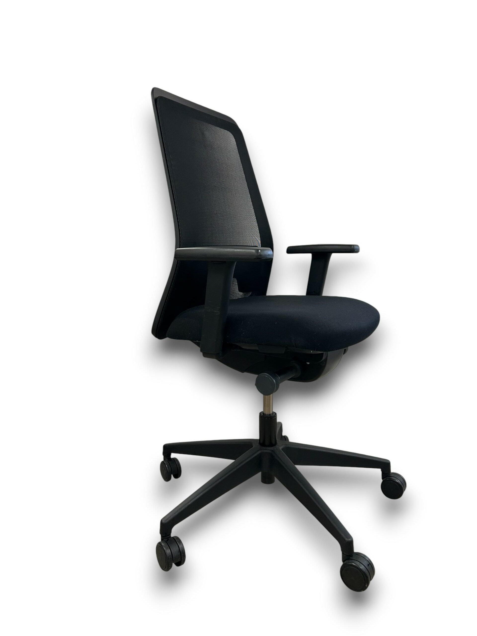 fauteuil interstuhl every EV211 occasion par ocaburo mobiliers neufs et occasions magasins de nantes et saint-herblain et chambray-lés-tours (2)