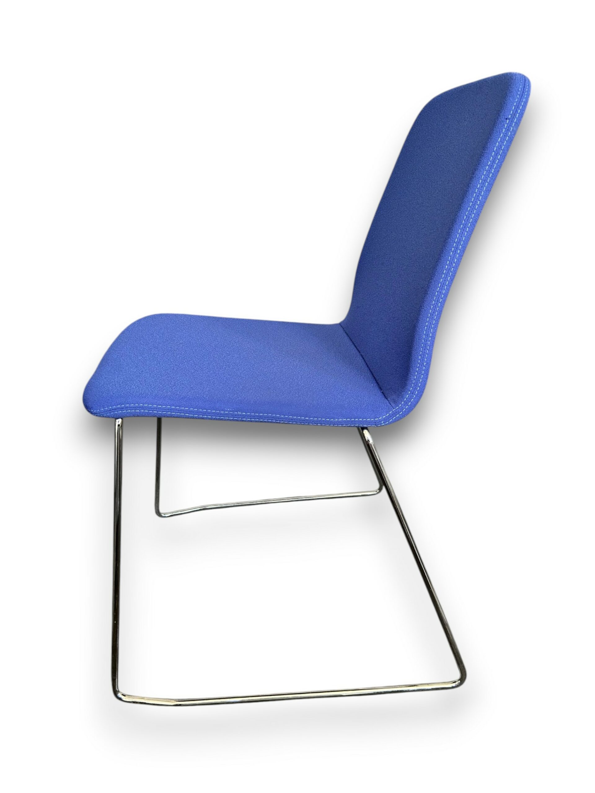 chaise visiteur sunrise occasion par ocaburo mobiliers neufs et occasions magasins de nantes saint herblain et chambray les tours (7)