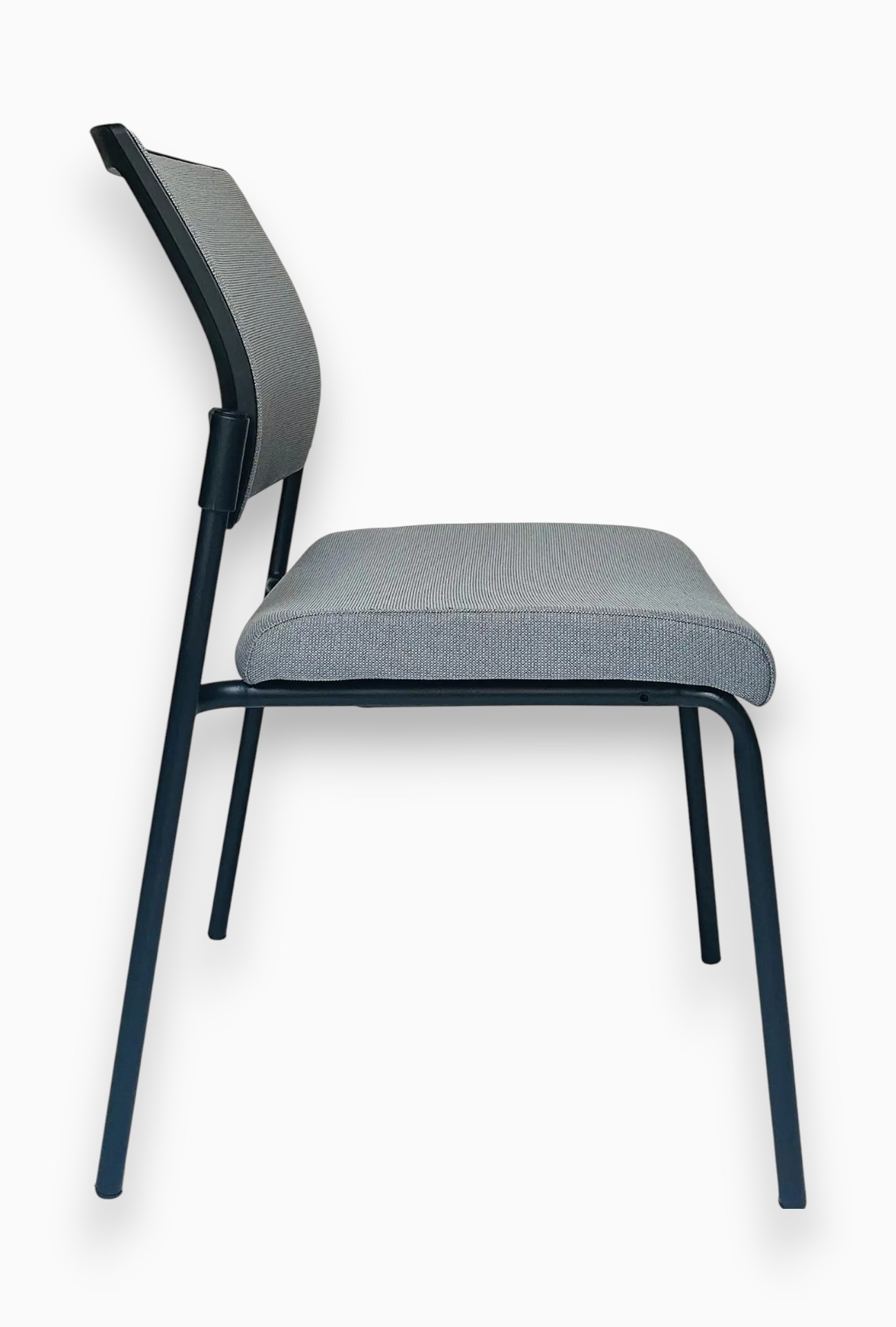 chaise visiteur synergy officepro seating par ocaburo mobiliers neufs et occasion magasins de nantes et saint-herblain et chambray-les-tours (4)